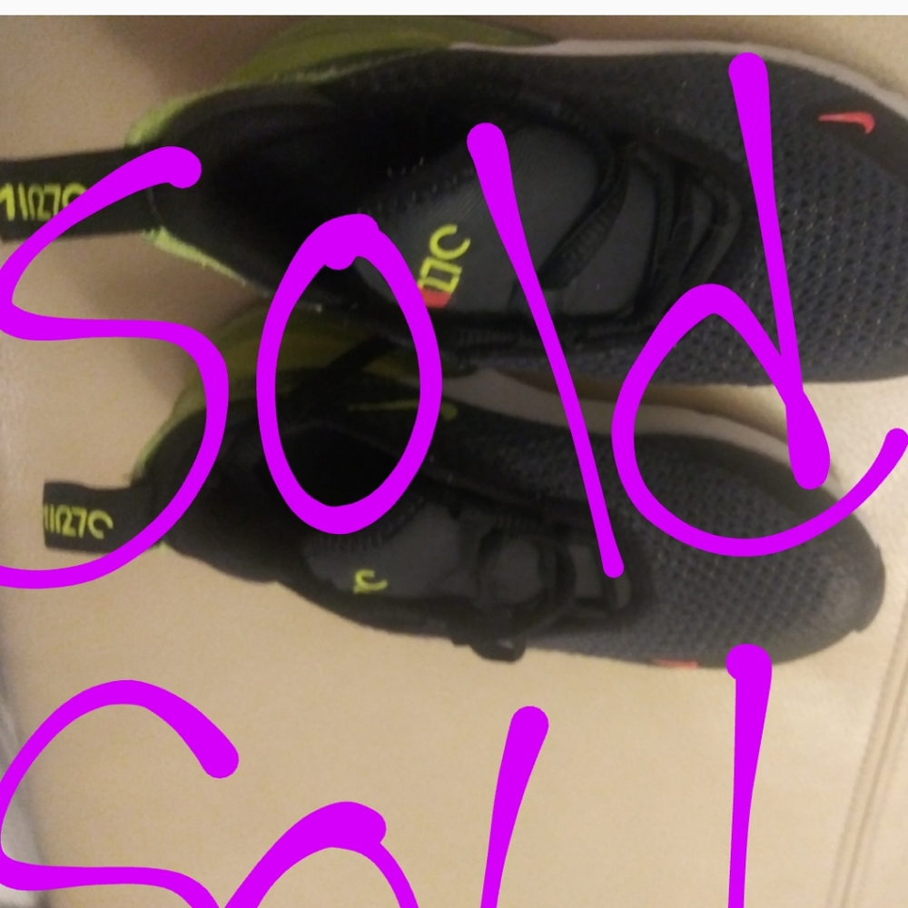 Sold/Nike air max 270 little boy sneakers